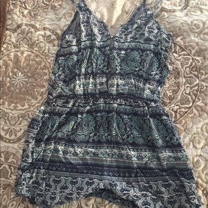 Super cute Rue 21 medium romper.